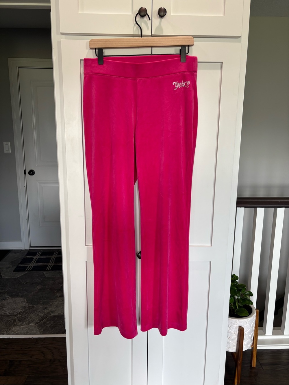 ⛱️Juicy Couture Y2K Neon Pink Velour Zip Hoodie & Pants Set - Picture 4 of 13